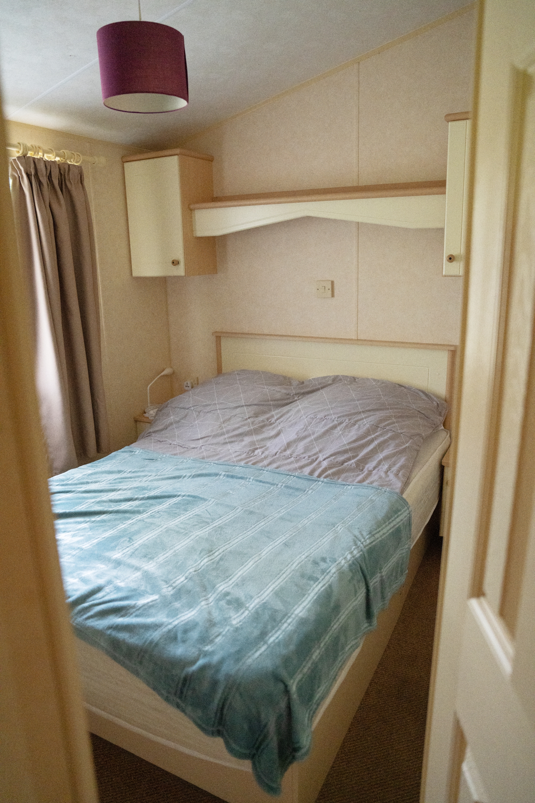 Noclegi w Białce Parczewskiej. Domki wynajem - jezioro Białka. Gówna sypialnia.