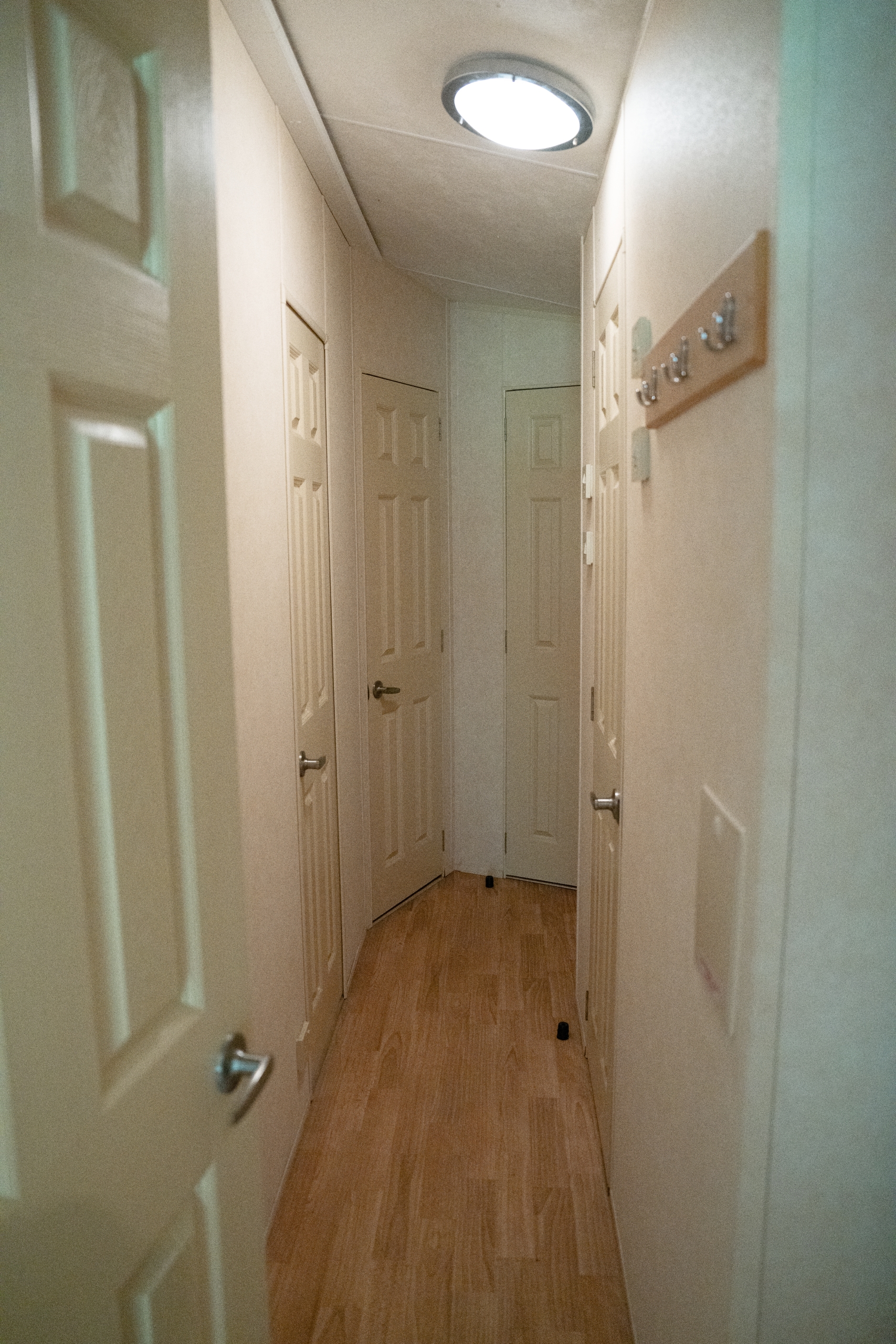 Domek letniskowy na wynajem. Noclegi w Białce Parczewskiej. Korytarz.